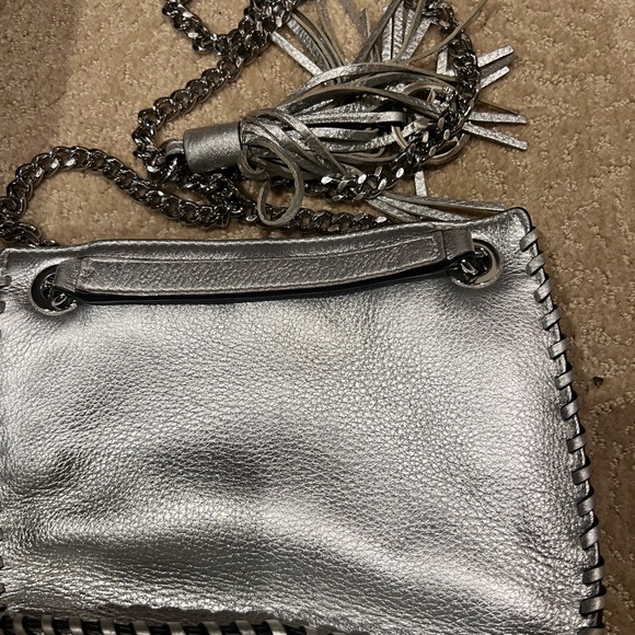 Michael Kors silver handbag with heavy chain strap - Picture 3 of 6